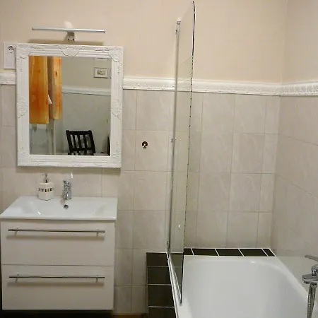Dunakanyar Apartment *